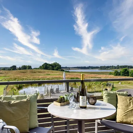 Silbermoewe 10 Im Wreecher Idyll Ruegen By Ruyastay *