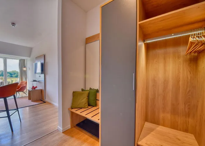 Silbermoewe 10 Im Wreecher Idyll Ruegen By Ruyastay *